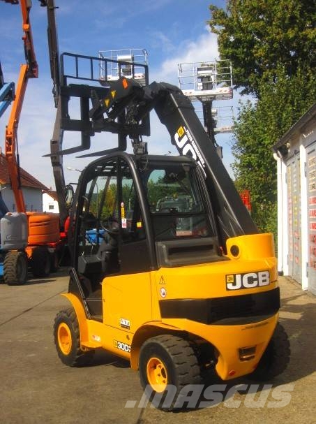 JCB TELETRUK TLT 30 D 4x4 ** 4.4m / 3.0t. ** vgl. 35 Kurottajat