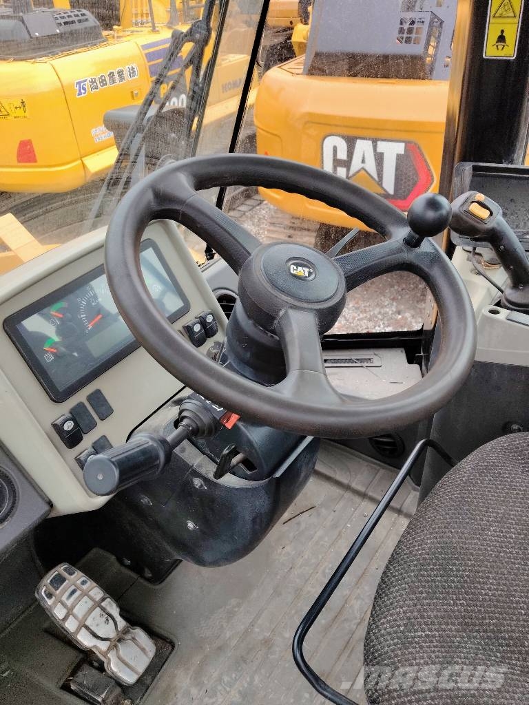 CAT 950 GC  1000 units loaders in stock Wielladers