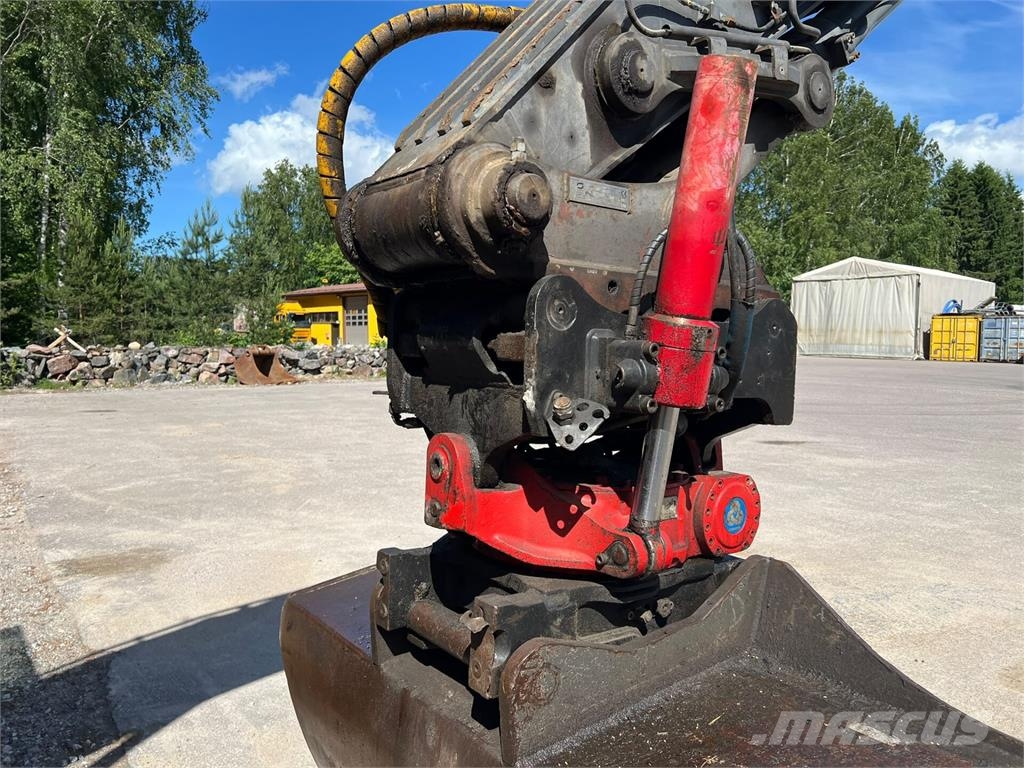 Volvo EC220DL Pásové rýpadlá