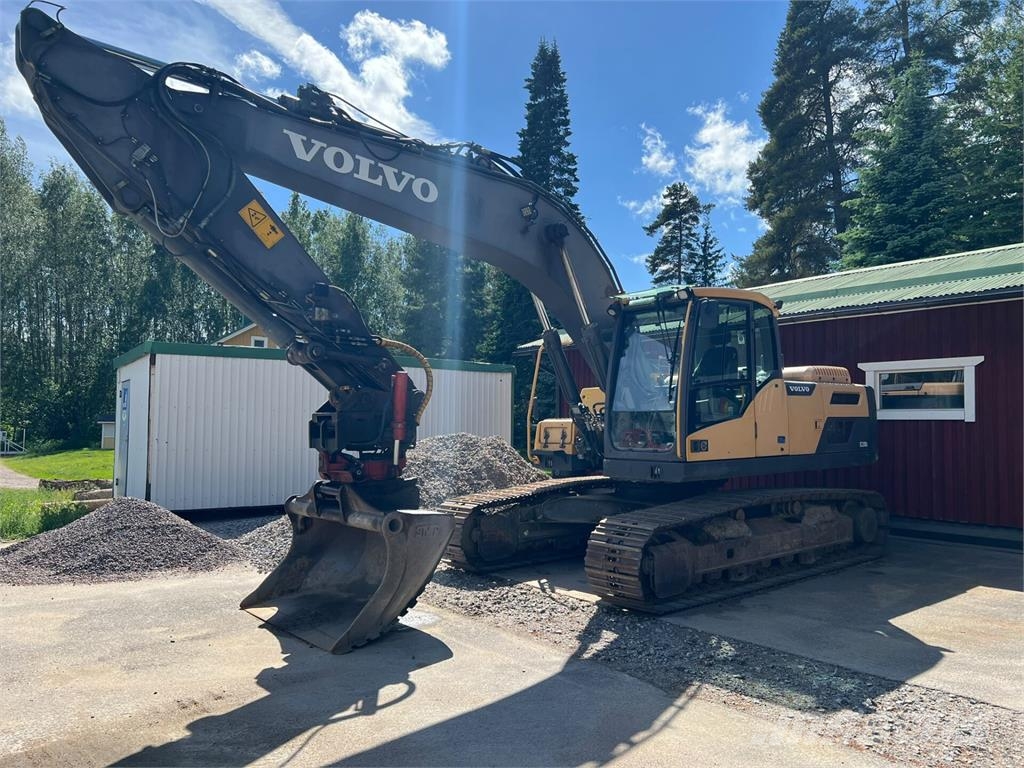 Volvo EC220DL Pásové rýpadlá