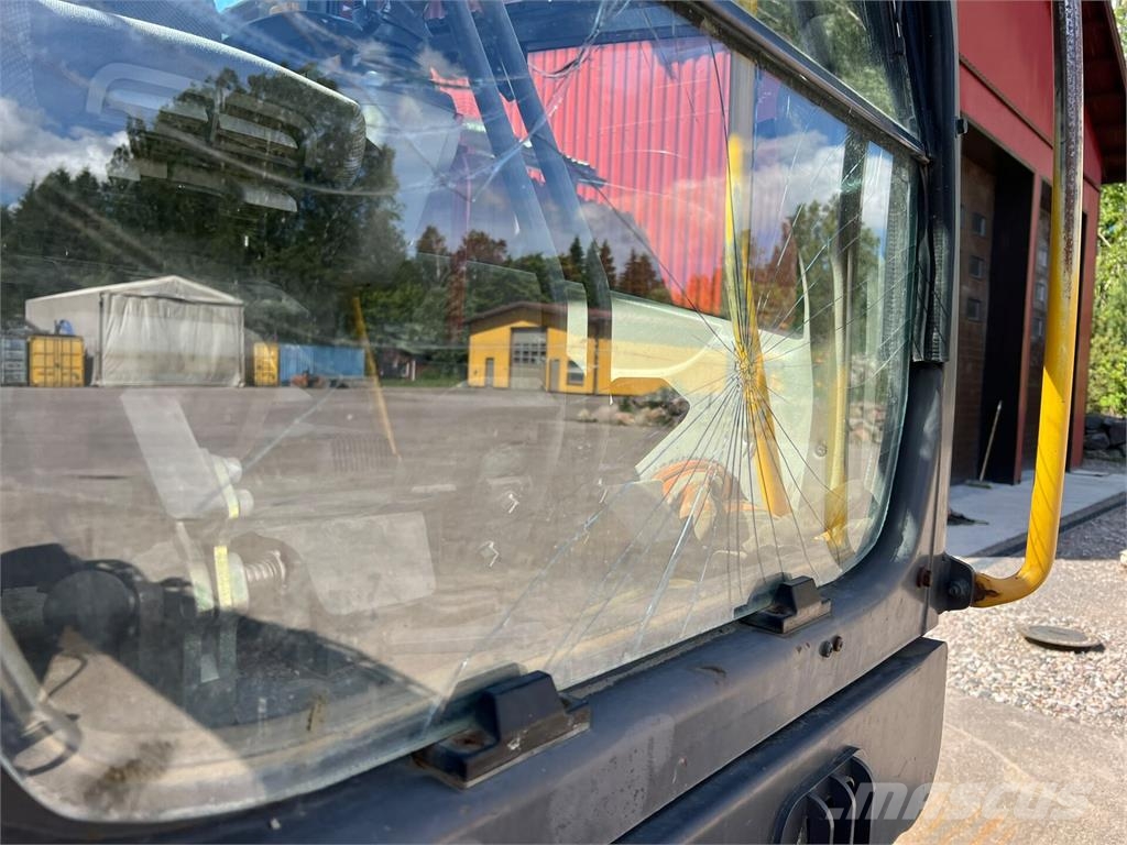 Volvo EC220DL Pásové rýpadlá