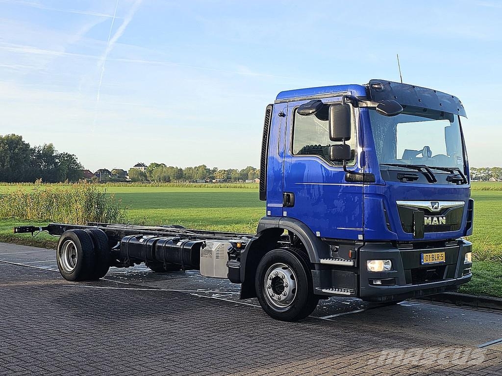 MAN 12.250 TGM Chassis met cabine