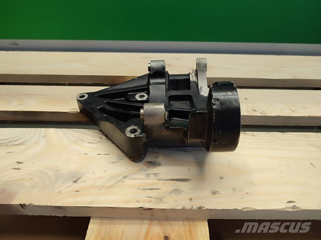 Massey Ferguson Engine support paw 3824A22A/2 Massey Ferguson 7485 Silniki