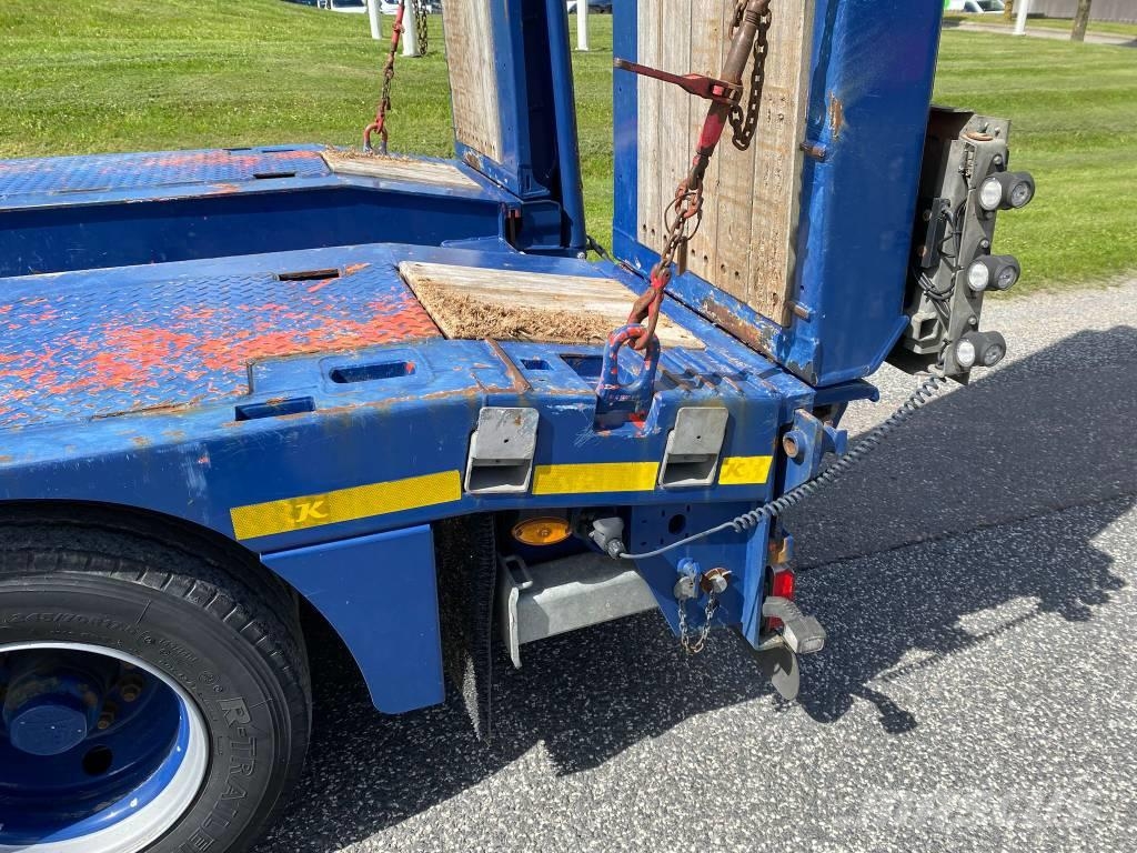 Kässbohrer SLA-R4 maskintrailer med udtræk og hjulbrønde Semi-trailer med lad/flatbed