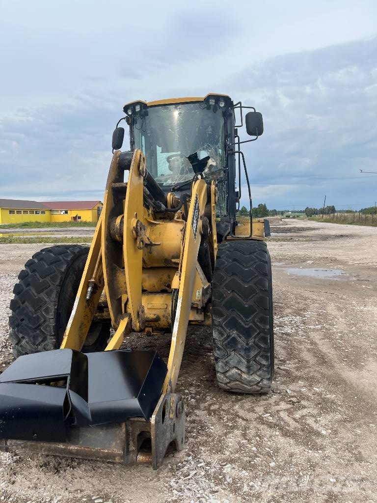 CAT 930 K لوادر بعجل