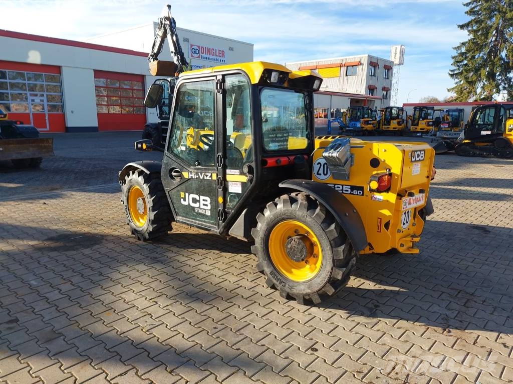 JCB 525-60 Teleskopiskie manipulatori