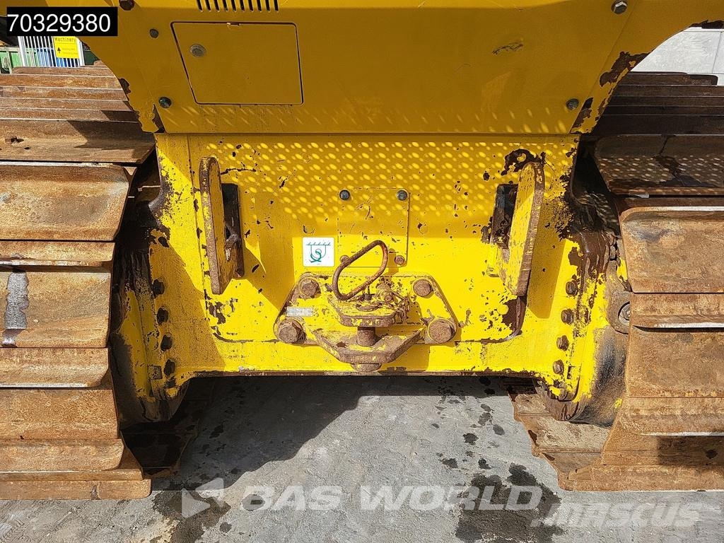 Komatsu D65 PX -18 Pásové dozéry
