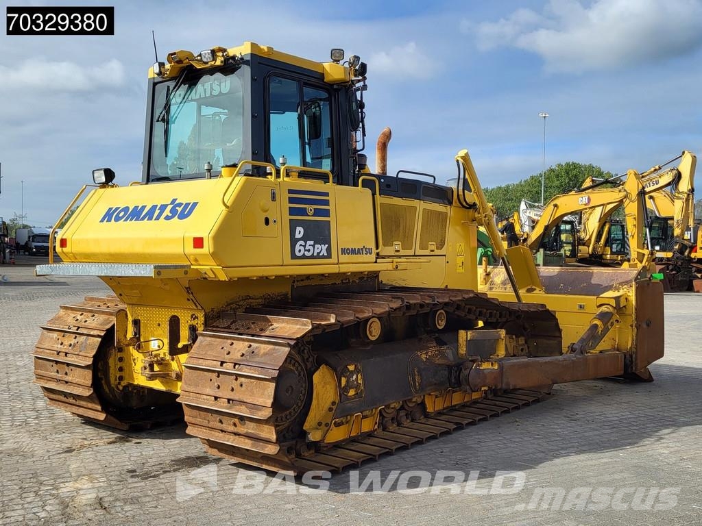 Komatsu D65 PX -18 Pásové dozéry