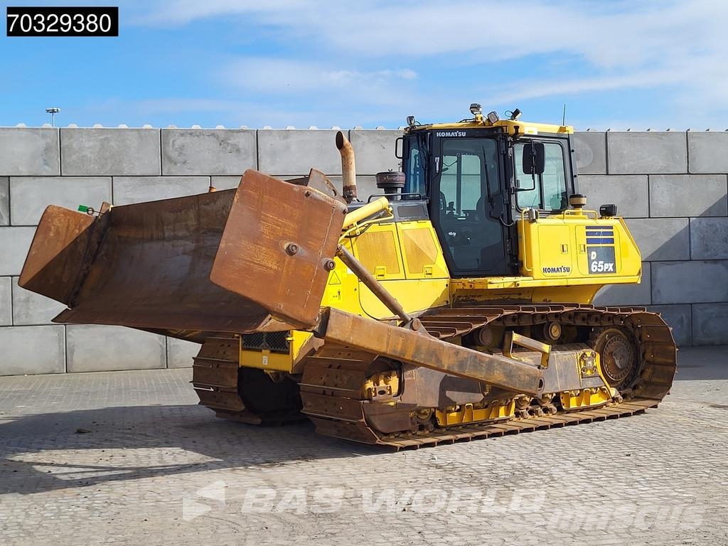 Komatsu D65 PX -18 Pásové dozéry