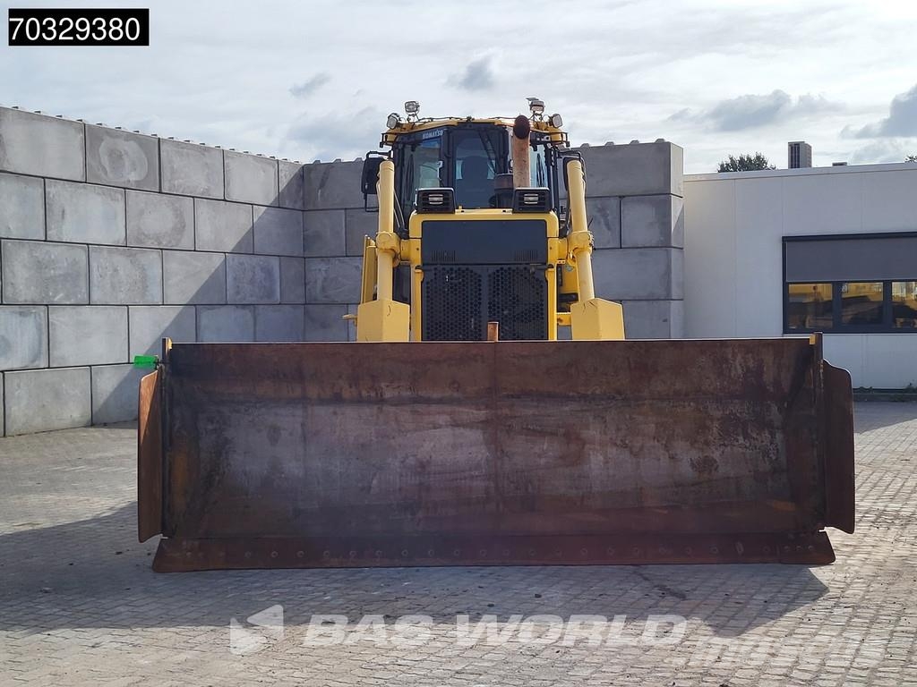 Komatsu D65 PX -18 Pásové dozéry