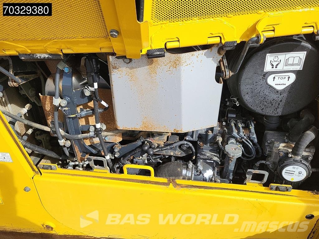 Komatsu D65 PX -18 Pásové dozéry