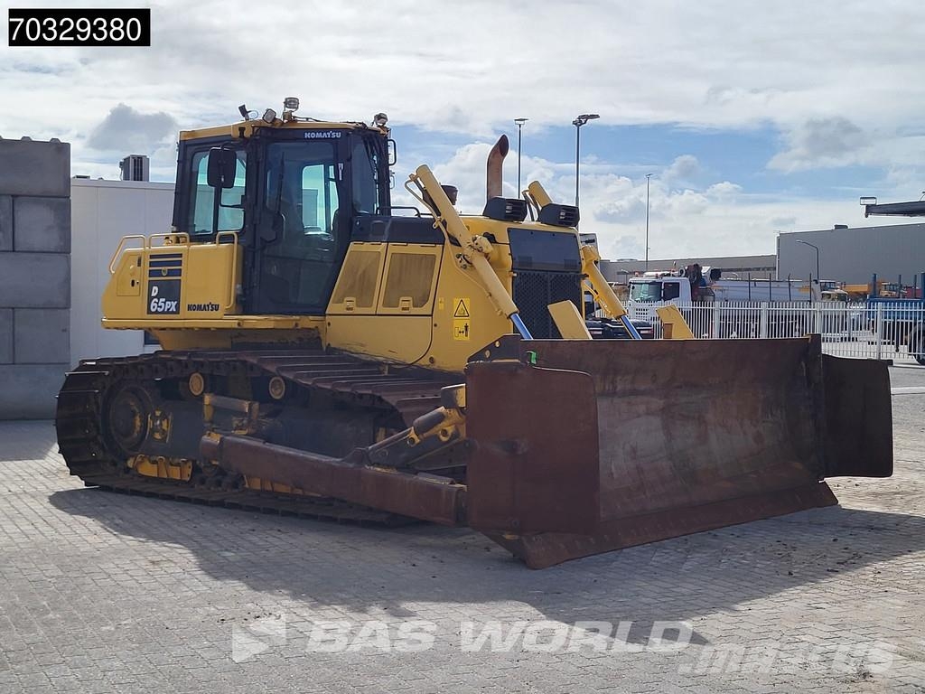 Komatsu D65 PX -18 Pásové dozéry