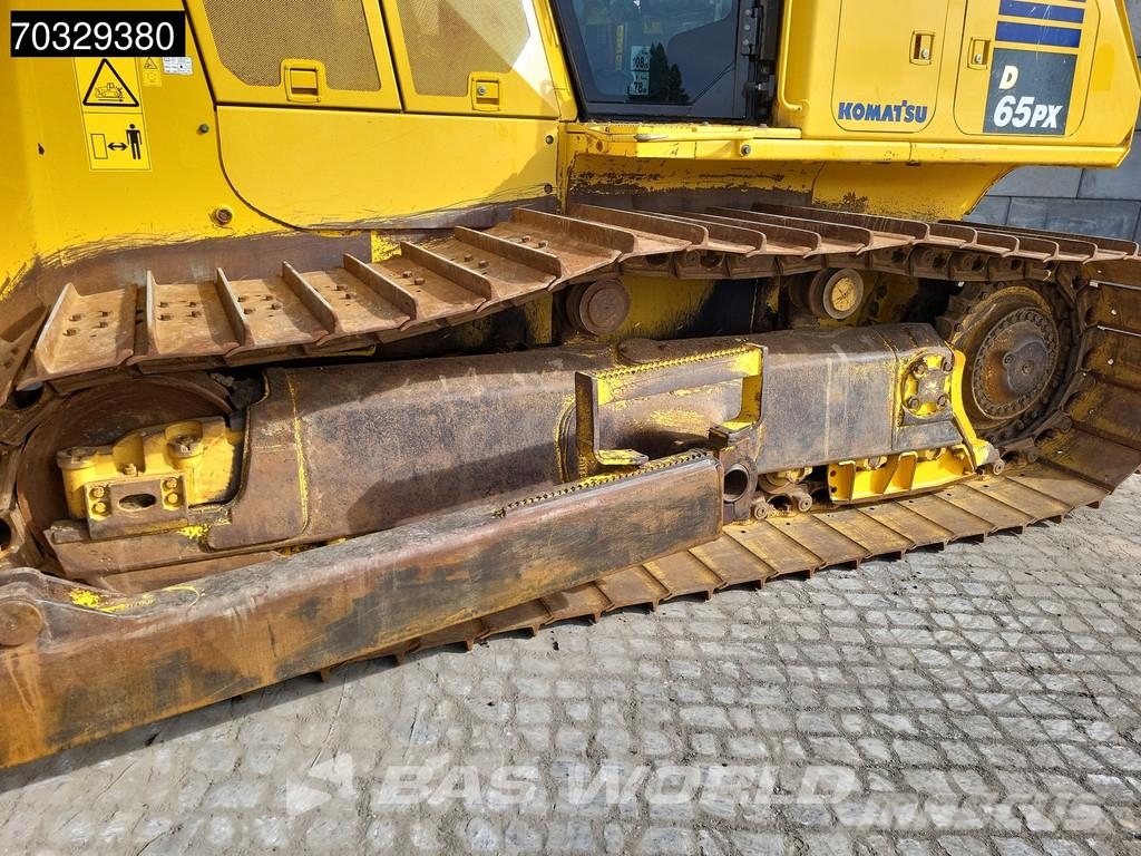 Komatsu D65 PX -18 Pásové dozéry