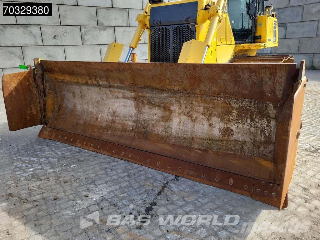 Komatsu D65 PX -18 Pásové dozéry