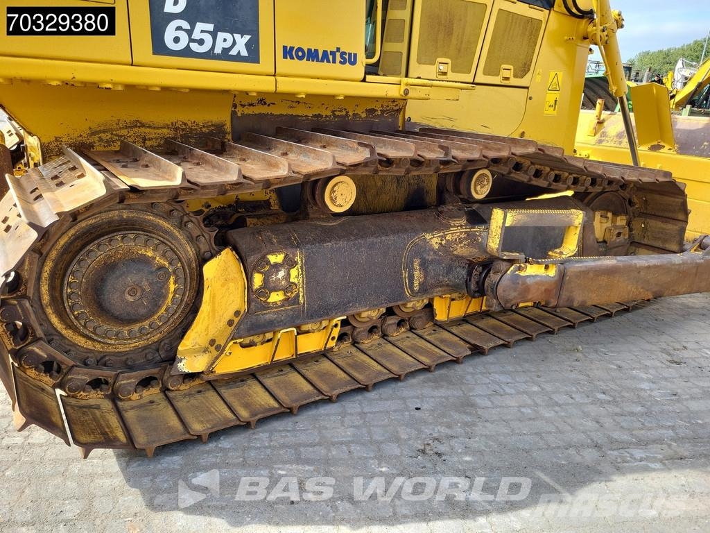 Komatsu D65 PX -18 Pásové dozéry