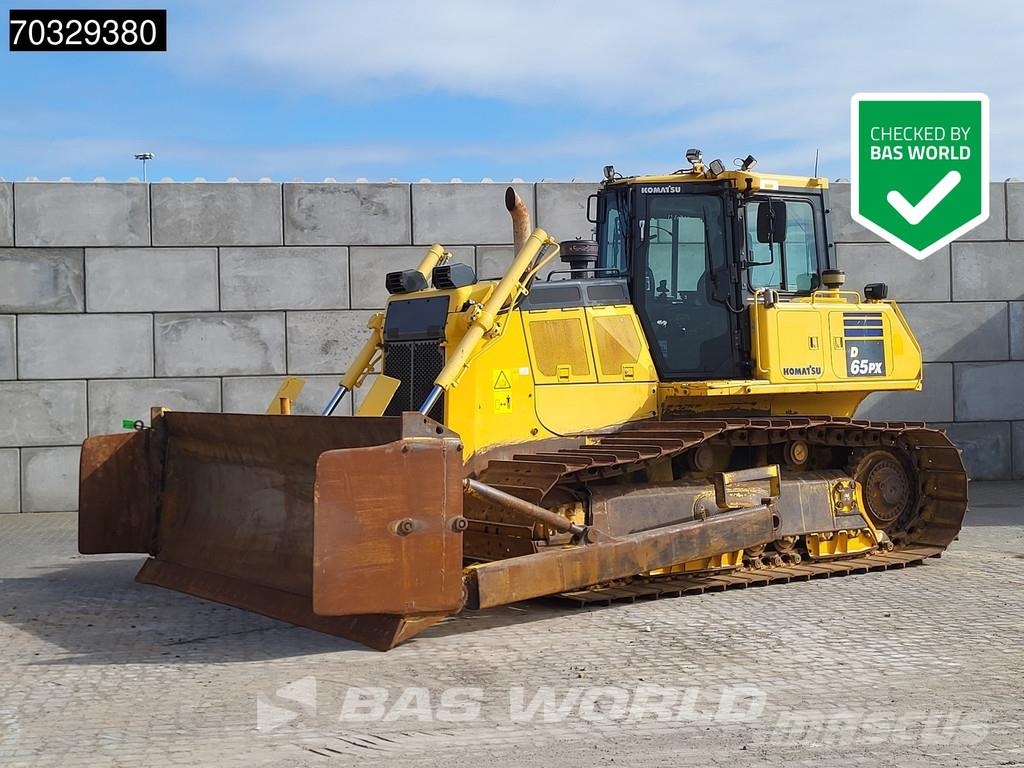 Komatsu D65 PX -18 Pásové dozéry