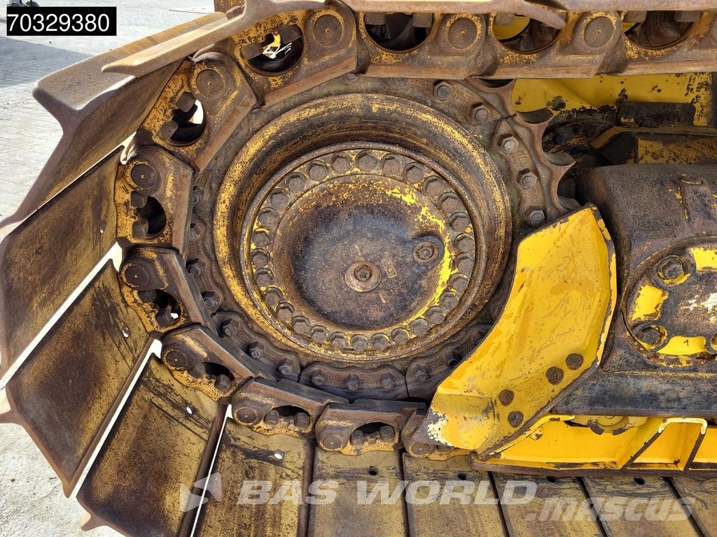 Komatsu D65 PX -18 Pásové dozéry
