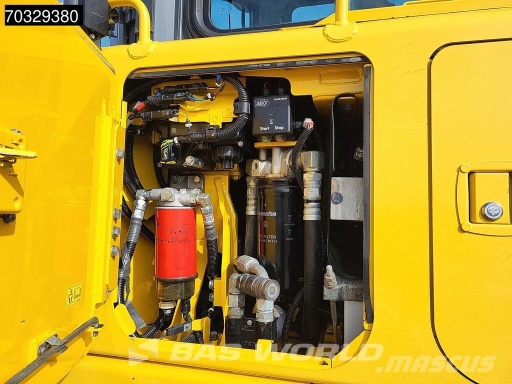 Komatsu D65 PX -18 Pásové dozéry