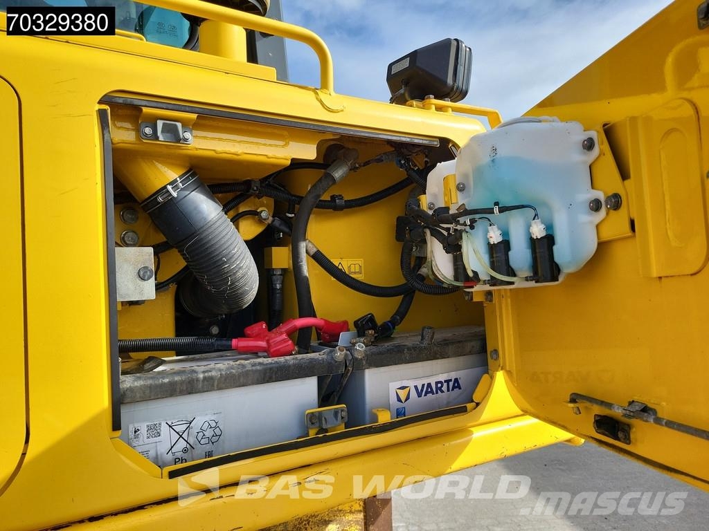 Komatsu D65 PX -18 Pásové dozéry