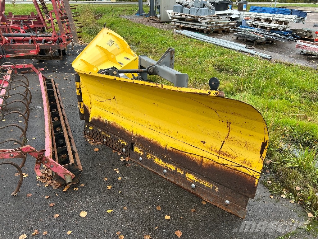 Vama ENA 4000k nivelaura スノーブレードとプラウ