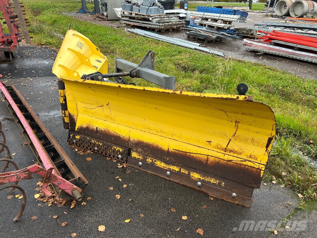 Vama ENA 4000k nivelaura スノーブレードとプラウ