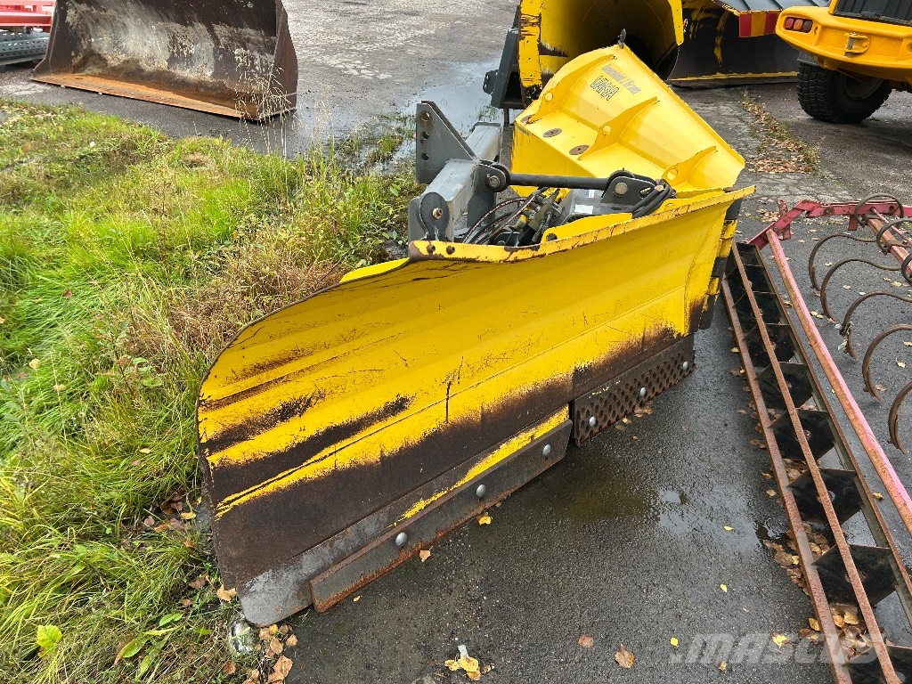 Vama ENA 4000k nivelaura スノーブレードとプラウ