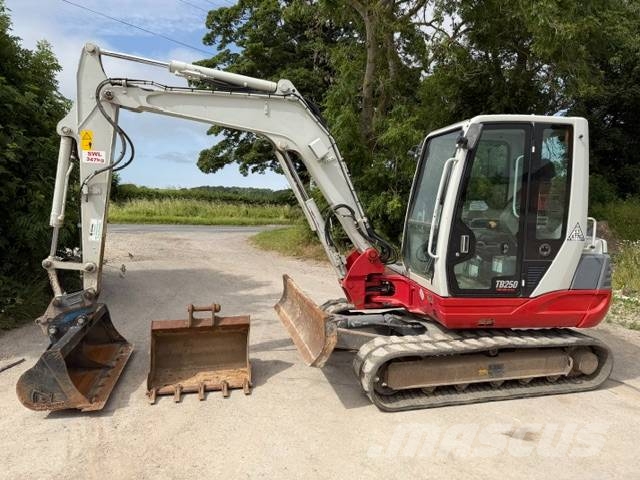 Takeuchi TB 250 Mini bageri <7t
