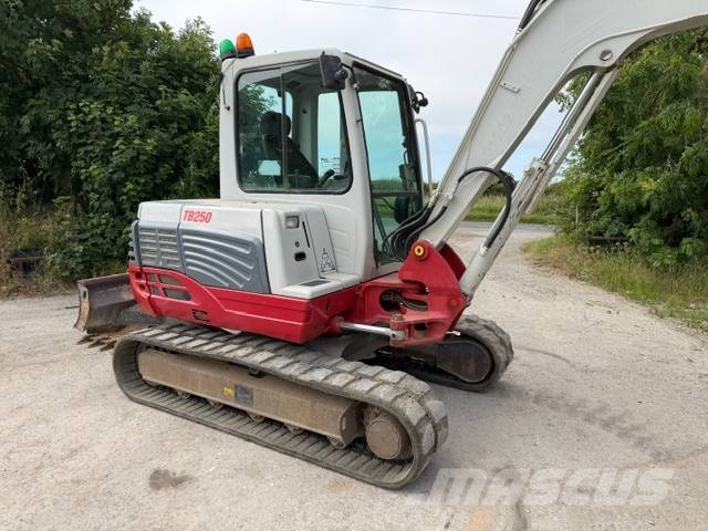 Takeuchi TB 250 Mini bageri <7t