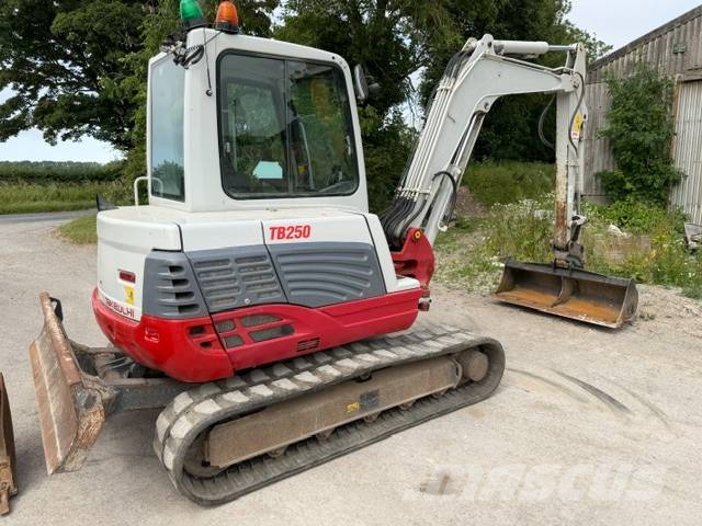 Takeuchi TB 250 Mini bageri <7t