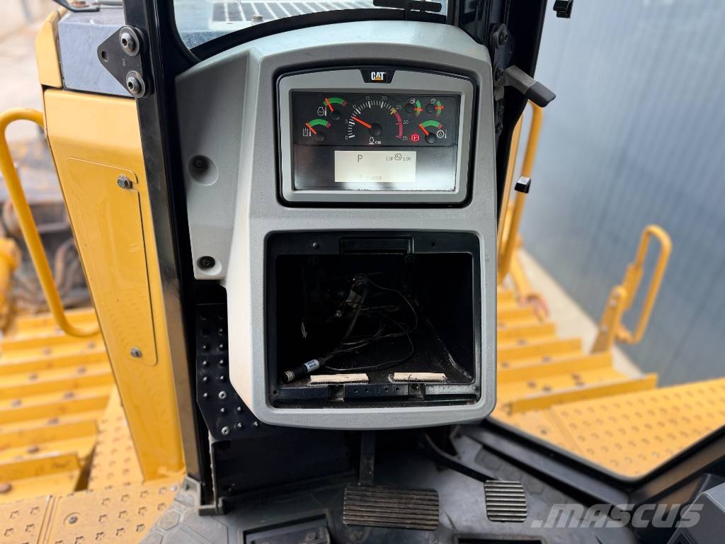CAT D8T - CE document and TA2 Inspection available Μπουλντόζες με ερπύστριες