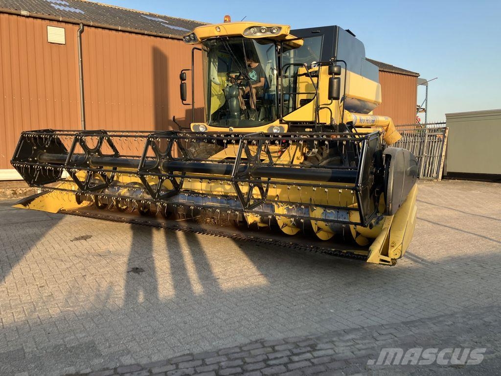 New Holland CS6080 Silokombainid