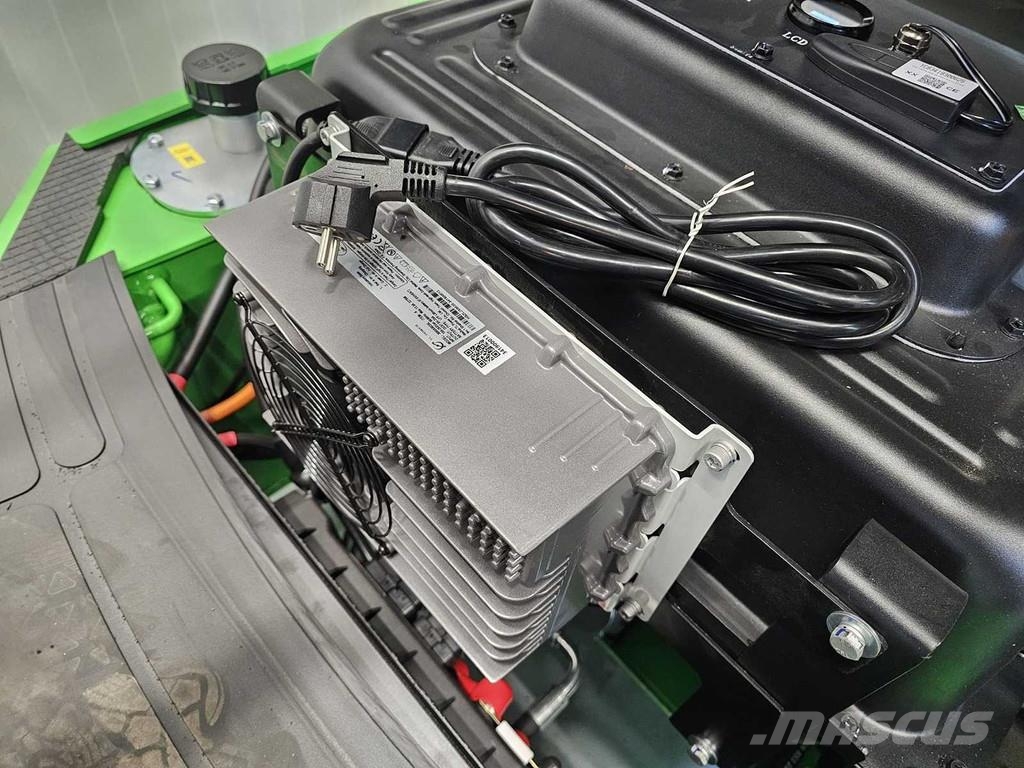 EP EFXZ-301 - 4,8M - Triplex - Freelift - Sideshift Electric forklifts