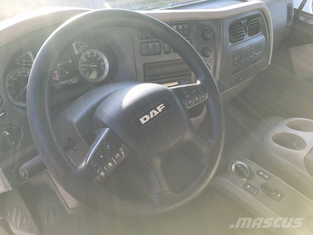 DAF LF 230 FA Camión con caja abierta
