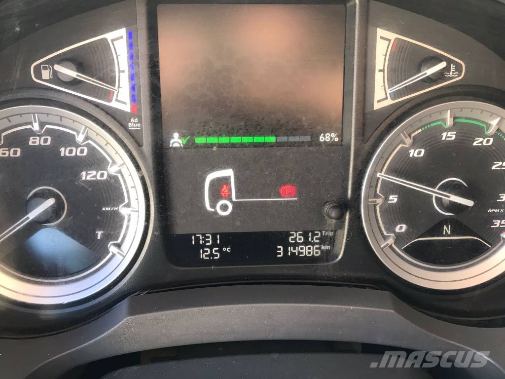 DAF LF 230 FA Camión con caja abierta