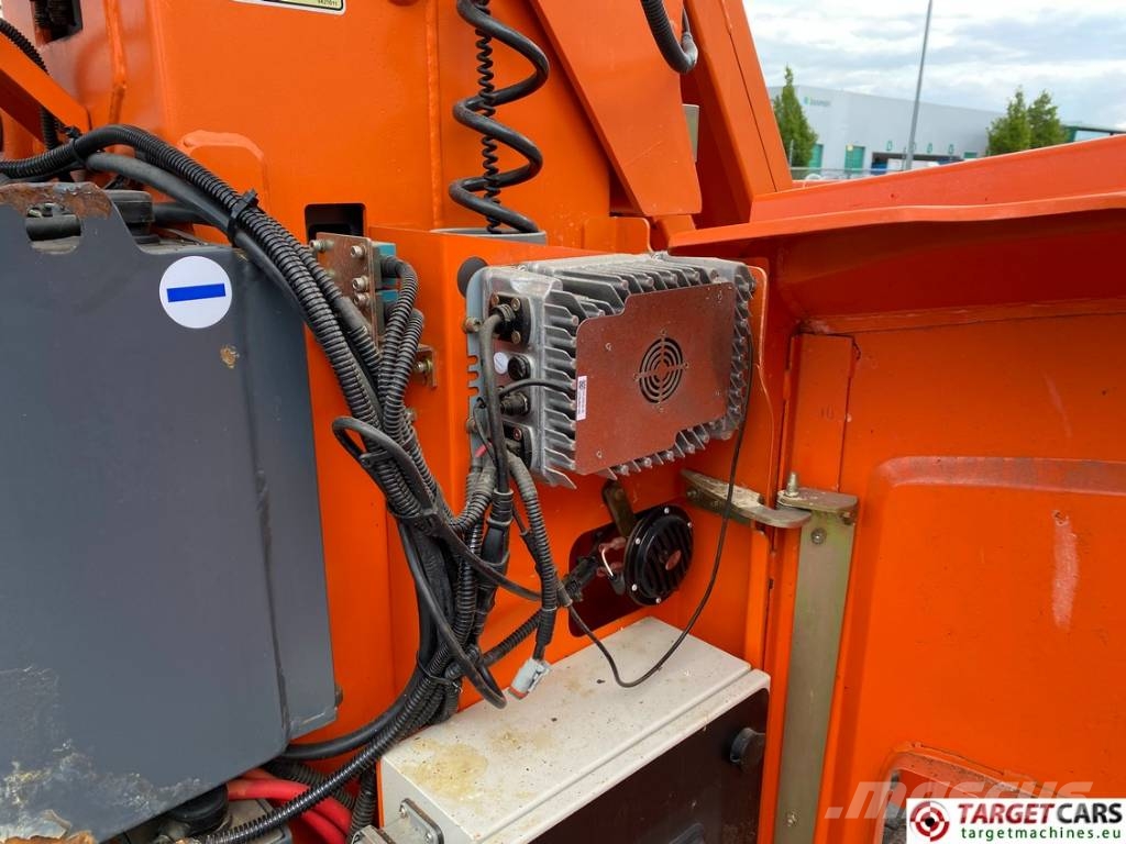 Dingli AMWP11.5-8100 Electric Vertical Mast Lift 1120cm 垂直升降工作台
