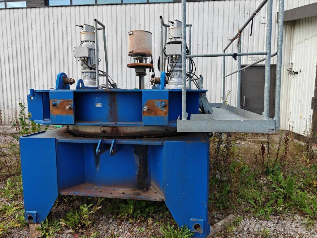 Linden Comansa 16 LC 260 - 12 ton Torninosturit