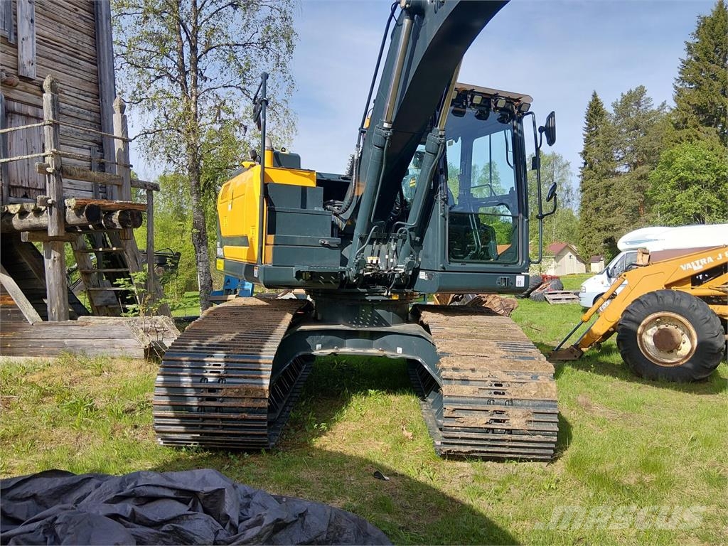 Hyundai HX140AL حفارات زحافة
