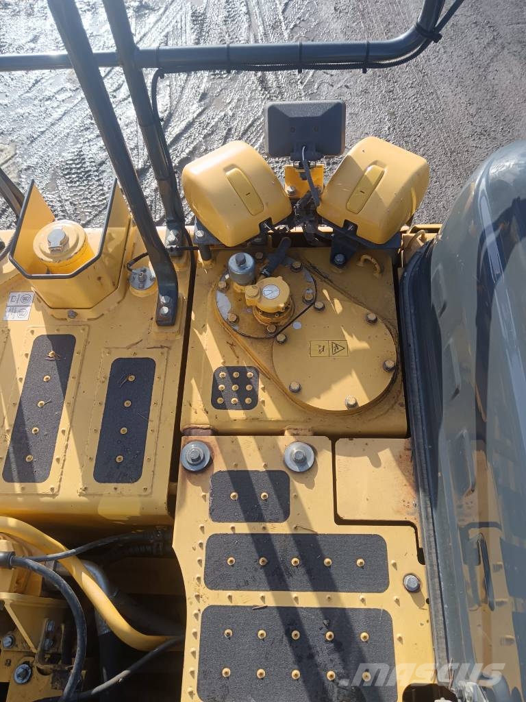 Komatsu PC 210 LC-11 履带挖掘机
