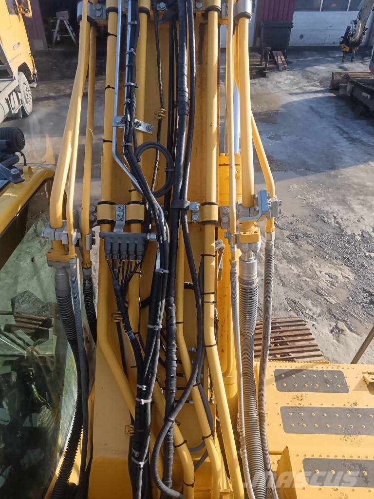 Komatsu PC 210 LC-11 履带挖掘机