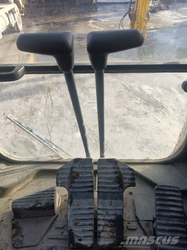 Komatsu PC 210 LC-11 履带挖掘机