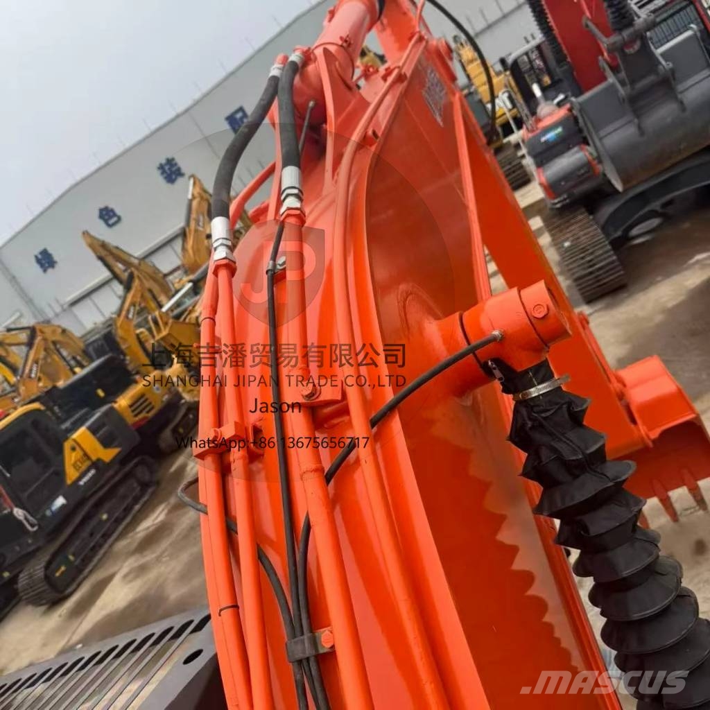 Hitachi ZX 120 Kāpurķēžu ekskavatori
