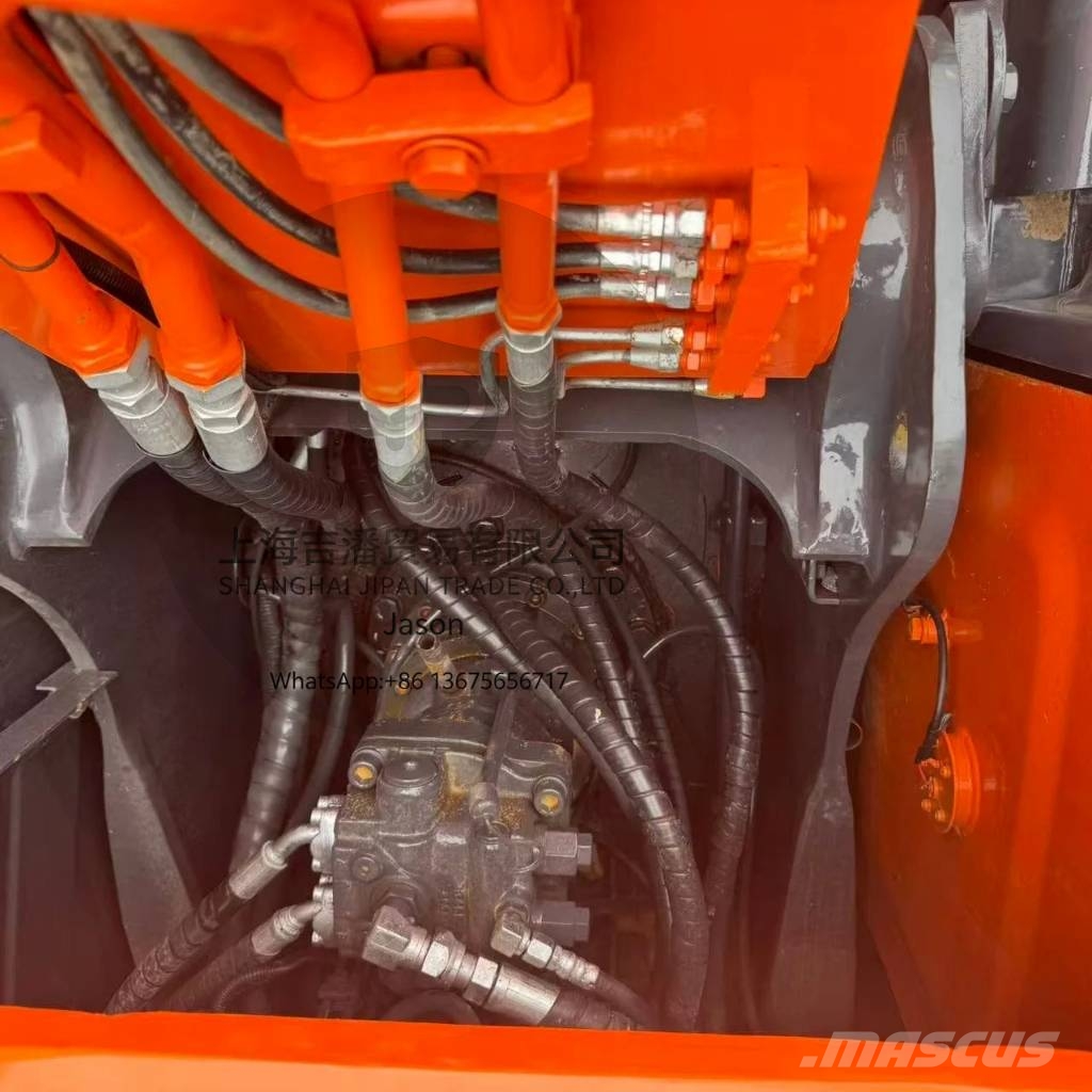Hitachi ZX 120 Kāpurķēžu ekskavatori