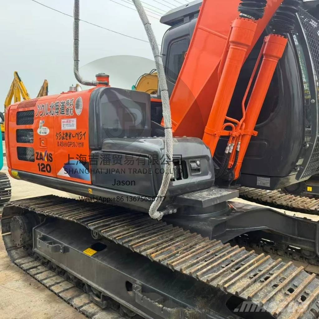 Hitachi ZX 120 Kāpurķēžu ekskavatori