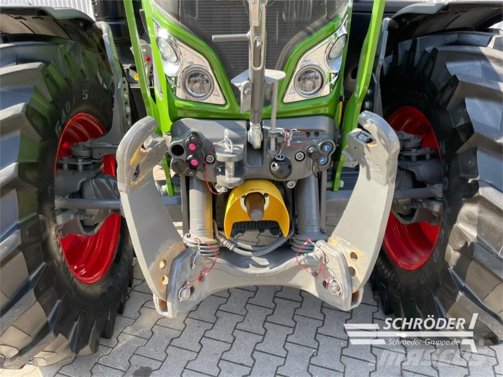 Fendt 724 VARIO GEN6 PROFI PLUS Tractores