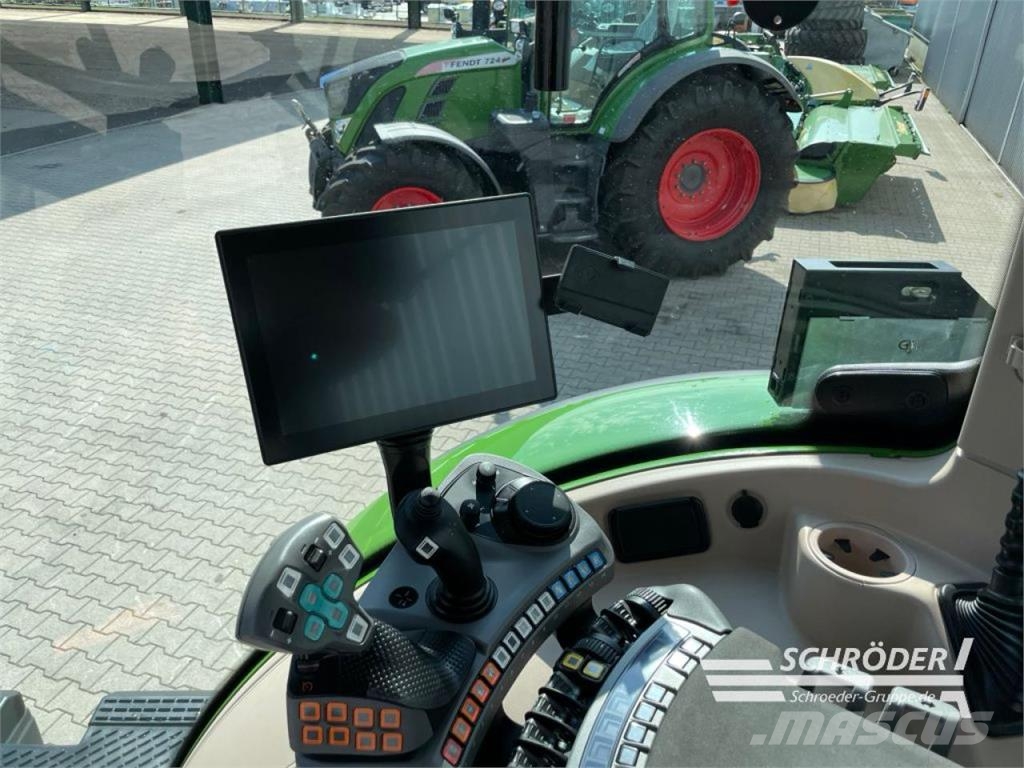Fendt 724 VARIO GEN6 PROFI PLUS Tractores