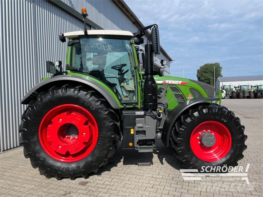 Fendt 724 VARIO GEN6 PROFI PLUS Tractores