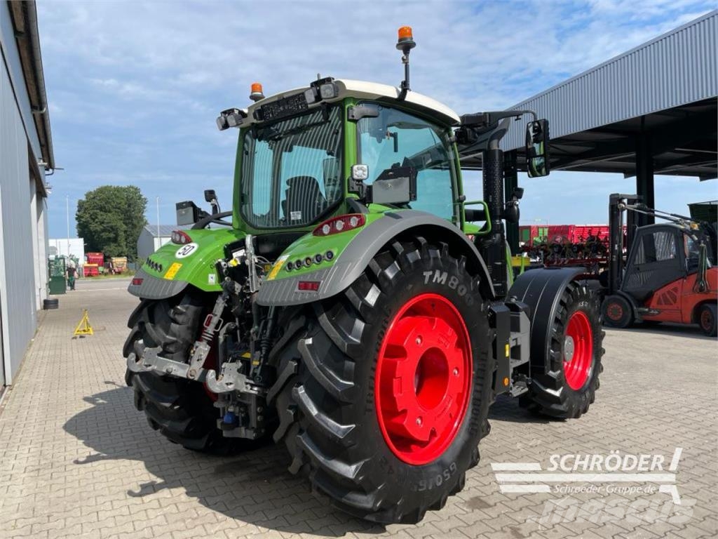 Fendt 724 VARIO GEN6 PROFI PLUS Tractores