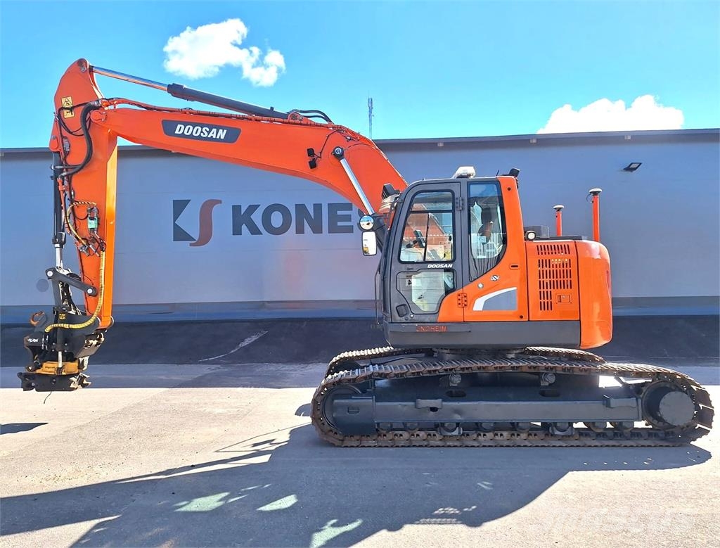 Doosan DX235LCR-5 PYÖRITTÄJÄLLÄ 履带挖掘机