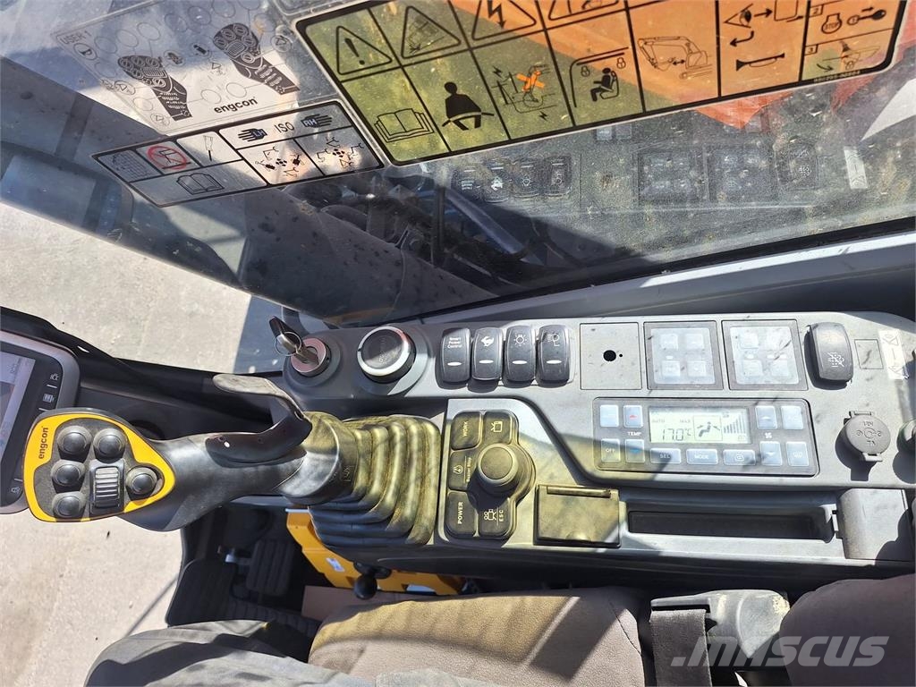 Doosan DX235LCR-5 PYÖRITTÄJÄLLÄ 履带挖掘机
