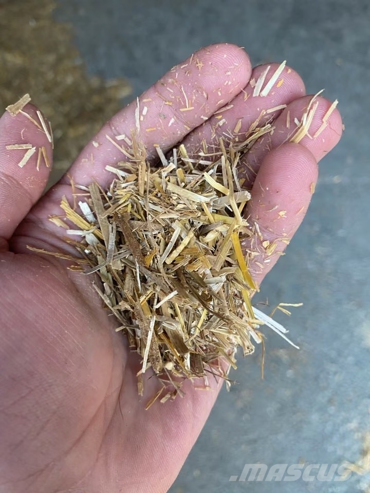 Bizon B-1130 Straw Shredder, Grain Mill - DEALERS WANTED Dérouleuse, pailleuse